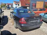 Gebraucht Mercedes E220 Avantgarde 150 PS (110 kW) 2003 Schwarz Limousine