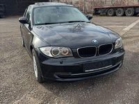 Gebraucht BMW 116 122 PS (89 kW) 2010 Schwarz Kleinwagen