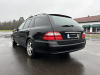 Gebraucht Mercedes E240 177 PS (130 kW) 2004 Schwarz Kombi
