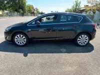 Gebraucht Opel Astra 101 PS (74 kW) 2014 Schwarz Limousine
