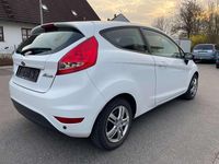 Gebraucht Ford Fiesta 97 PS (71 kW) 2009 Weiß Kleinwagen