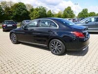 Gebraucht Mercedes C200 160 PS (117 kW) 2021 Schwarz Limousine
