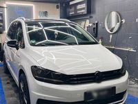 Gebraucht VW Touran 150 PS (110 kW) 2024 Weiß Van / Kleinbus