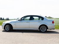 Gebraucht BMW 318 143 PS (105 kW) 2009 Silber Limousine