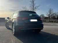 Gebraucht Audi A3 Ambiente 116 PS (85 kW) 2019 Grau Limousine