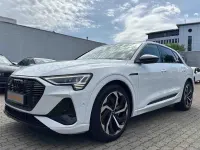 Gebraucht Audi e-tron S-Line 300 kW (408 PS) 2023 Gletscherweiß metallic SUV