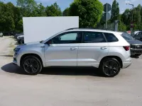 Neu Skoda Karoq SportLine 190 PS (139 kW) 2025 Brillant silber metallic SUV