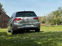 Second-hand VW Golf VII Comfortline 116 CP (85 kW) 2017 Argintiu Berlinǎ