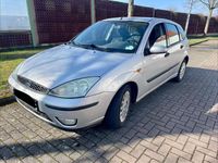 Gebraucht Ford Focus 100 PS (73 kW) 2003 Silber Limousine