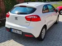 Gebraucht Kia Rio Edition 7 86 PS (63 kW) 2013 Weiß Limousine
