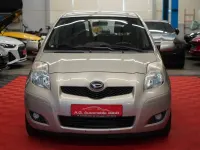 Gebraucht Daihatsu Charade 101 PS (74 kW) 2012 Beige Limousine