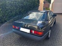 Gebraucht Mercedes 190 109 PS (80 kW) 1991 Schwarz Limousine