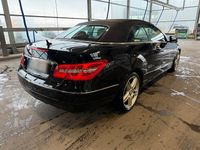 Gebraucht Mercedes E250 204 PS (150 kW) 2010 Schwarz Cabrio