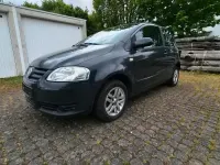 Gebraucht VW Fox 55 PS (40 kW) 2010 Schwarz Kleinwagen