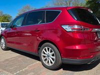 Używany Ford S-MAX Titanium 179 KM (131 kW) 2017 Czerwony Minivan