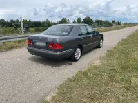 Gebraucht Mercedes E200 136 PS (100 kW) 1996 Silber Limousine