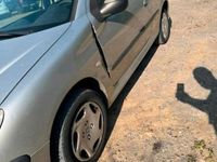 Gebraucht Peugeot 206 77 PS (56 kW) 2004 Silber Kleinwagen