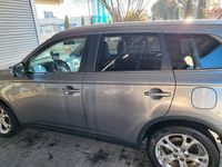 Gebraucht Mitsubishi Outlander Diamant Edition 150 PS (110 kW) 2014 Silber SUV