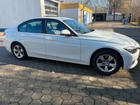 Gebraucht BMW 320 190 PS (139 kW) 2015 Weiß Limousine