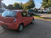 Gebraucht Dacia Sandero 75 PS (55 kW) 2012 Rot Limousine