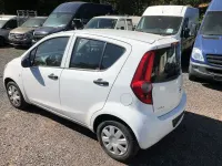 Gebraucht Opel Agila 68 PS (50 kW) 2011 Weiß Kleinwagen