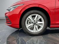 Gebraucht VW Golf VIII Life 110 PS (80 kW) 2021 Rot Limousine