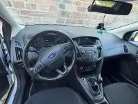 Gebraucht Ford Focus Trend 125 PS (91 kW) 2015 Weiß Kleinwagen