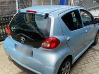 Gebraucht Toyota Aygo 69 PS (50 kW) 2005 Blau Kleinwagen