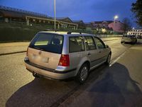 Usado VW Golf IV 110 HP (80 kW) 2002 Prateado Carrinha