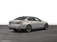 Gebraucht BMW 550e 489 PS (359 kW) 2024 Grau Limousine