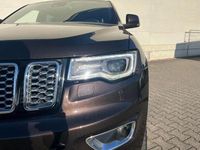 Gebraucht Jeep Grand Cherokee Overland 250 PS (183 kW) 2017 Luxury brown pearl coat SUV