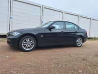 Gebraucht BMW 318 129 PS (94 kW) 2007 Schwarz Limousine
