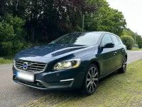 Gebraucht Volvo V60 163 PS (119 kW) 2014 Blau Kombi