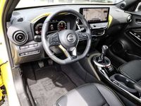 Gebraucht Nissan Juke 114 PS (83 kW) 2024 M) / kf black (gelb SUV