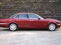 Używany Jaguar XJ8 298 KM (219 kW) 2003 Czerwony Sedan/Limuzyna