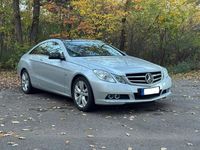 Gebraucht Mercedes E250 204 PS (150 kW) 2009 Silber Coupé