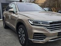Gebraucht VW Touareg 231 PS (169 kW) 2019 Gold SUV