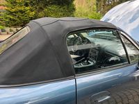 Second-hand Mazda MX5 146 CP (107 kW) 2005 Albastru Cabrio