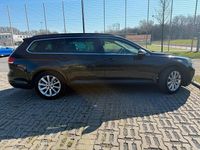 Gebraucht VW Passat Comfortline 150 PS (110 kW) 2018 Schwarz Kombi