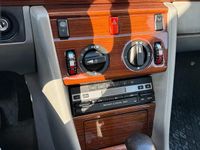 Gebraucht Mercedes E260 160 PS (117 kW) 1990 Silber Limousine