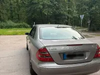 Używany Mercedes E320 204 KM (150 kW) 2005 Złoty Sedan/Limuzyna
