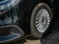 Gebraucht Mercedes V220 Style 163 PS (119 kW) 2025 Schwarz Van / Kleinbus