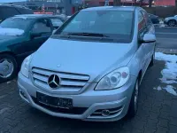Gebraucht Mercedes B180 109 PS (80 kW) 2010 Silber Van / Kleinbus