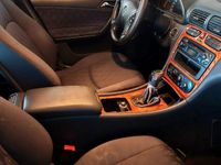 Gebraucht Mercedes C180 122 PS (89 kW) 2001 Blau Kombi