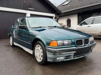 Gebraucht BMW 316 105 PS (77 kW) 1995 Grün Limousine