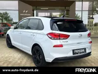 Gebraucht Hyundai i30 YES! 140 PS (102 kW) 2020 Polar white / sol Limousine