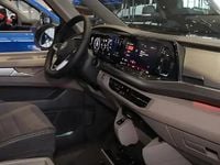 Nouă VW Multivan 150 CP (110 kW) 2026 Roșu Monovolum