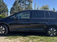 Gebraucht VW Touran Move 150 PS (110 kW) 2023 Schwarz Van / Kleinbus