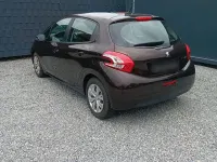 Gebraucht Peugeot 208 Active 95 PS (69 kW) 2012 Braun Kleinwagen