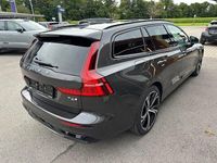 Używany Volvo V60 Plus 398 KM (292 kW) 2025 Szary Kombi